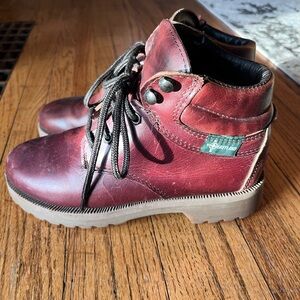 Vintage Eastland boots size 6